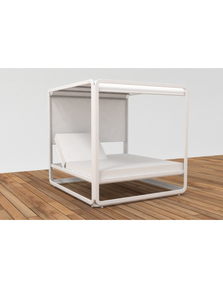 Bed Ibiza blanc avec rideaux dessus ,arrière, devant