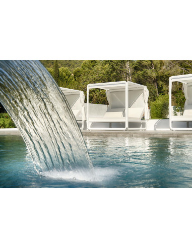 Bed Ibiza blanc avec rideaux dessus...