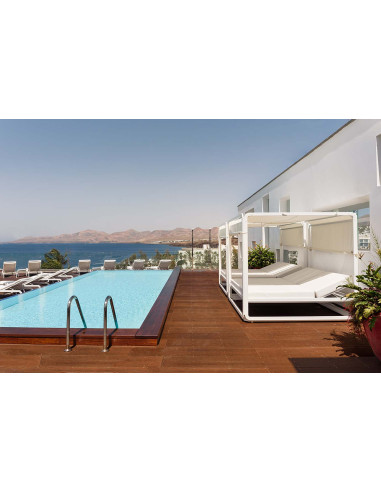 Bed Ibiza blanc avec rideaux dessus...