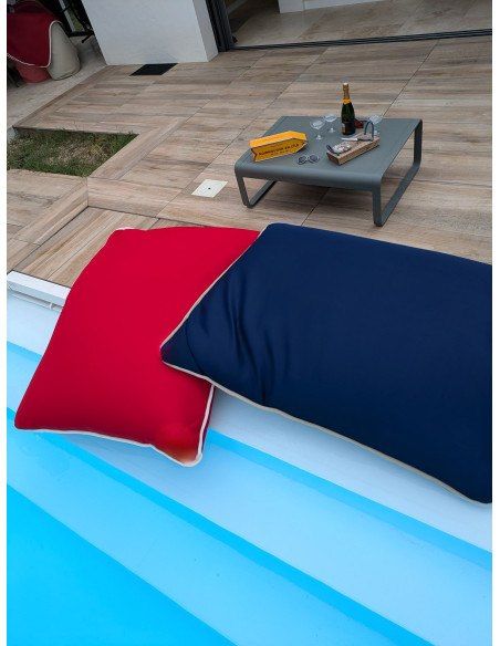 Coussin Water Pouf rouge basque, bord blanc